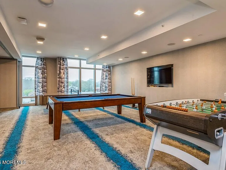 30 Melrose Ter #221 — Photo 30