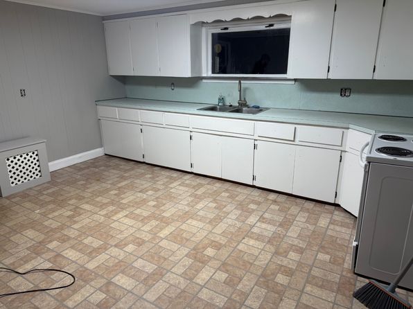 (undisclosed Address)