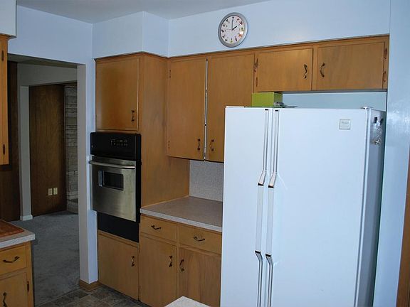 4th image of 2414 Cambridge Dr SE