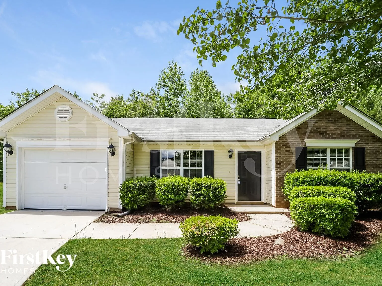 3 bed, 2.0 bath, 1192 sqft, $1,965 — Photo 1