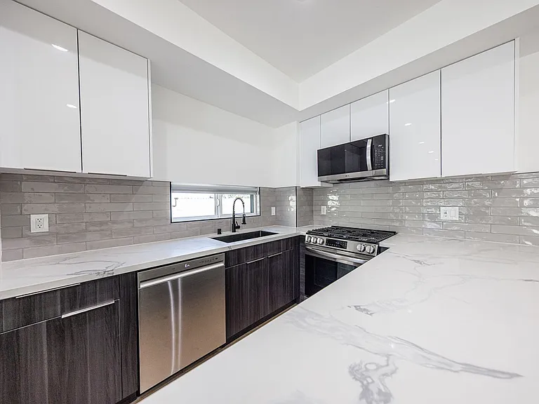 11311 Collins St — Photo 52
