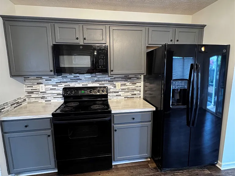1801 Young Pointe Blvd — Photo 4