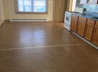 315 Logee St FLOOR 3, Woonsocket, RI 02895