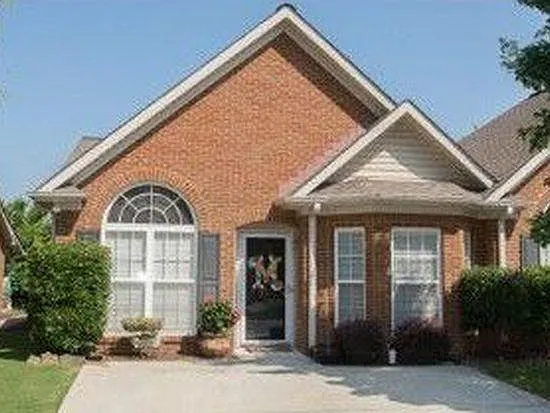 135 Hayesbury Ln