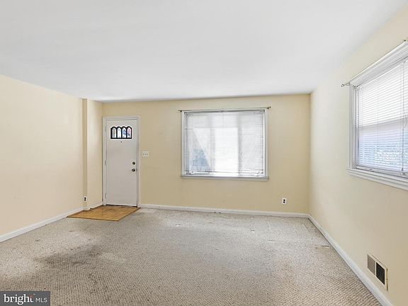 5th image of 5515 Highridge St