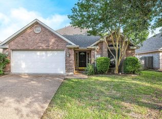 208 Bernburg Ct, College Station, TX 77845