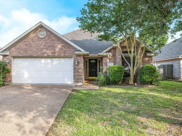 208 Bernburg Ct, College Station, TX 77845