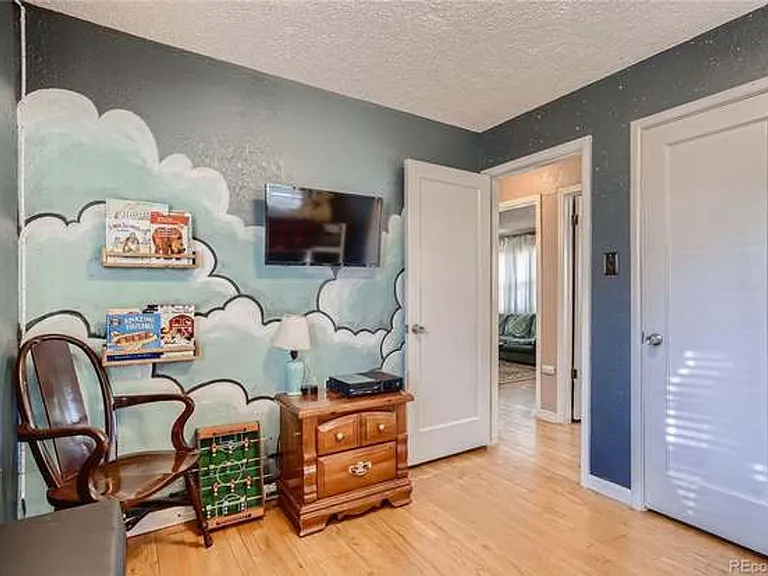 740 Iola St — Photo 10