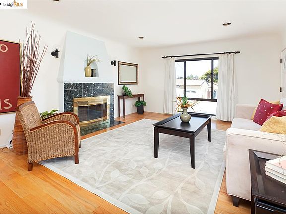 3rd image of 6130 Sacramento Ave