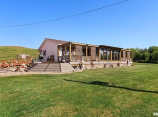 1422 McCloud Rd, Aledo, IL