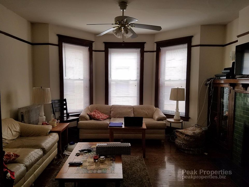 1st image of 1544 N La Salle Dr APT 201