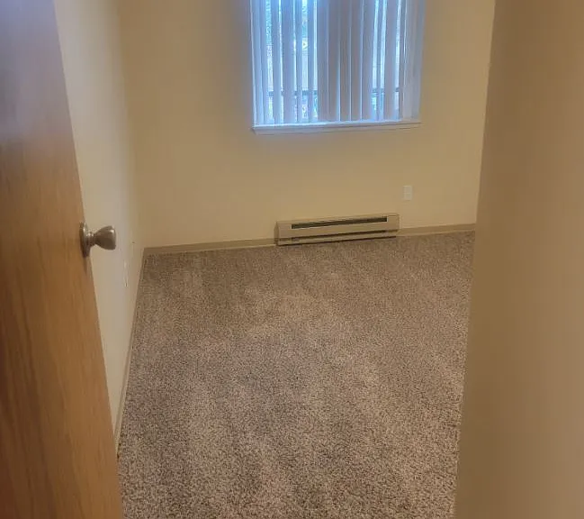 HARTFORD COURT APTS — Photo 14