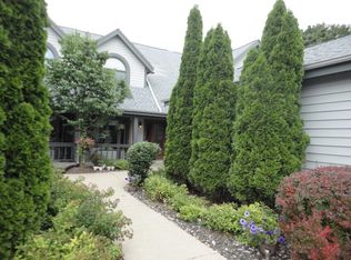 W176S7494 Harbor Cir, Muskego, WI 53150