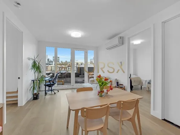 137 Frost Street image 3 of 11