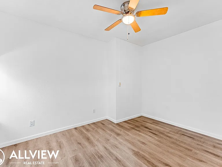 1208 North Van Ness Avenue — Photo 7