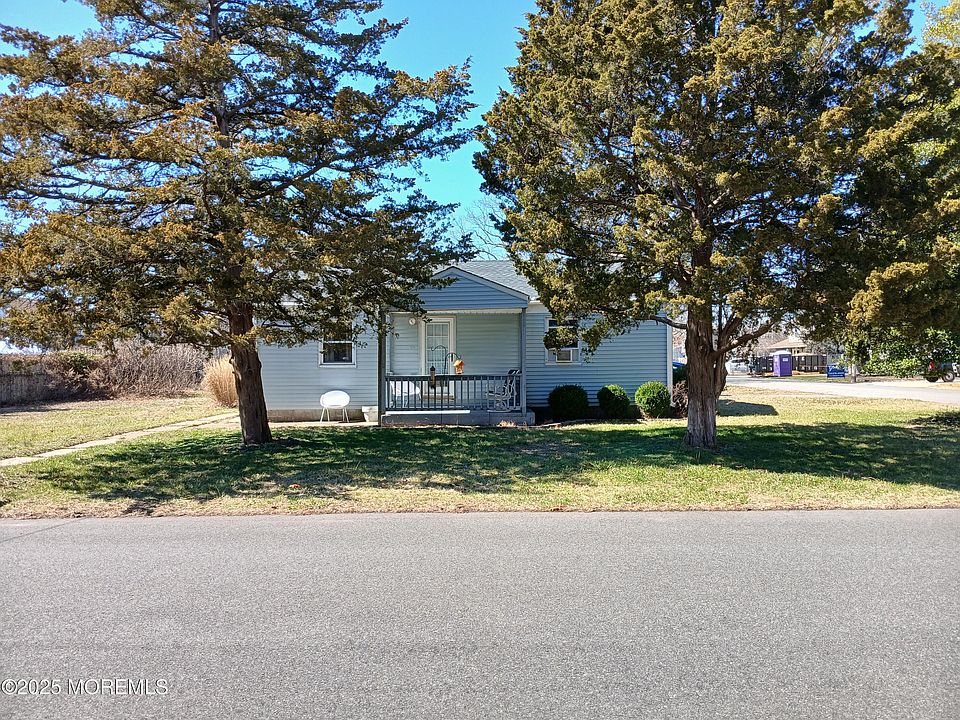 1st image of 2225 6th Avenue