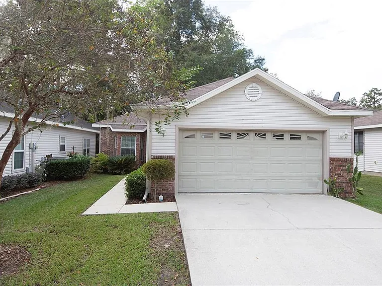 7952 NW 51st Way — Photo 2