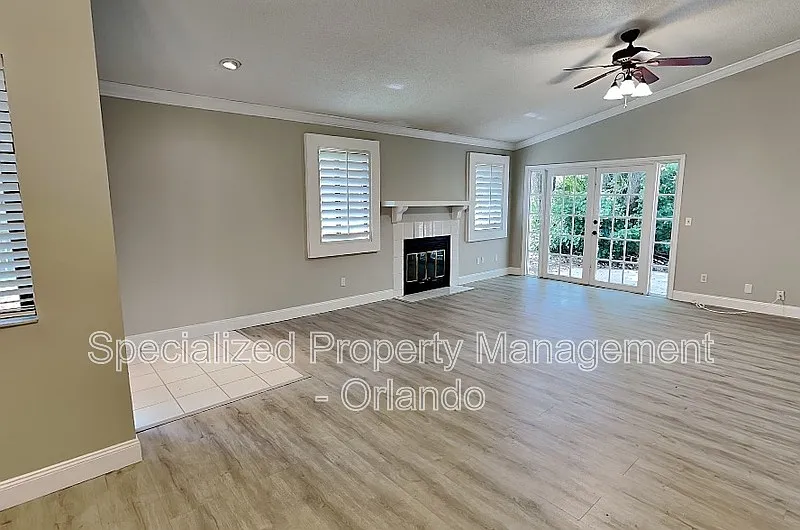 3 bed, 2.0 bath, 1487 sqft, $2,349 — Photo 4
