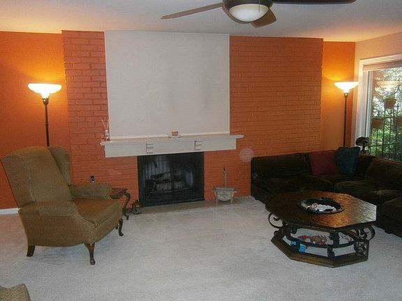 3rd image of 2 Oak Brook Club Dr APT C101