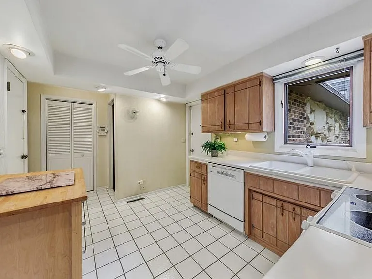 3800 Gilbert Ave #N — Photo 6