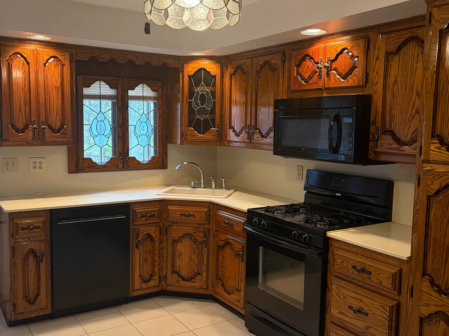 3 bed, $3,800 — Photo 4