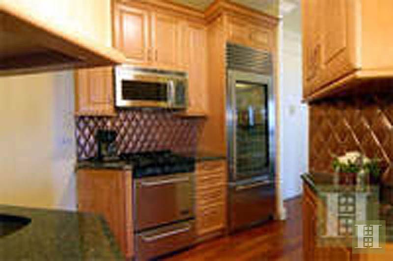 2nd image of 200 E 61st St APT 37D