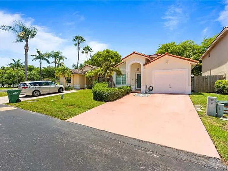 8842 SW 215th Ln #0 — Photo 3