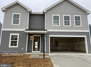 85 Ludgate Mnr, Falling Waters, WV 25419