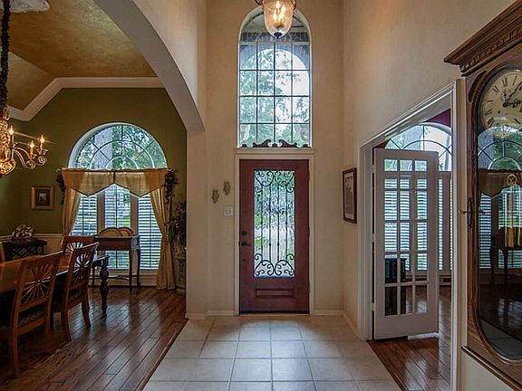 The front door and windows provide tons of natural light to the entry