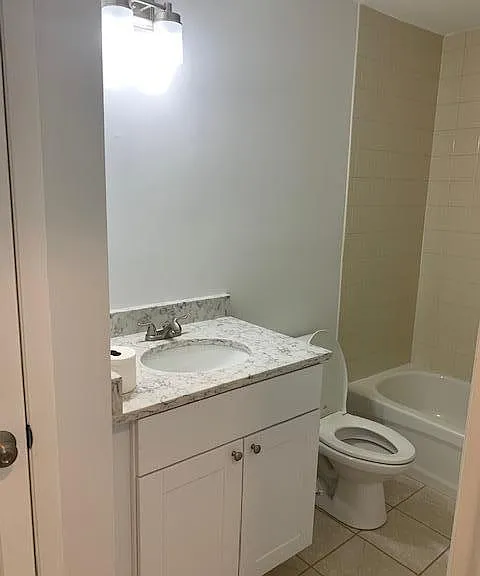 268 Alexandra Dr #14 — Photo 3