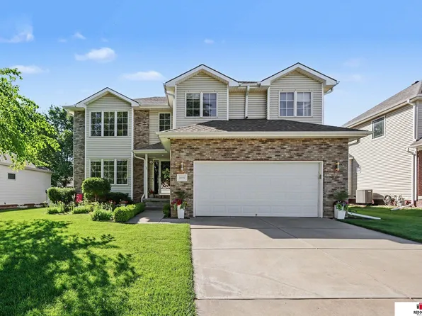 8221 Katrina Ln, Lincoln, NE 68512