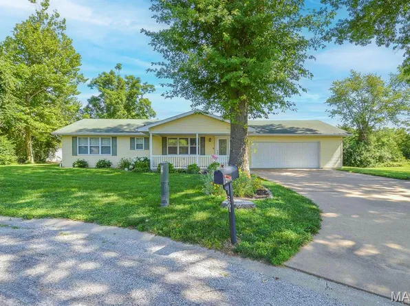 2601 Belle Mar Dr, Belleville, IL 62220
