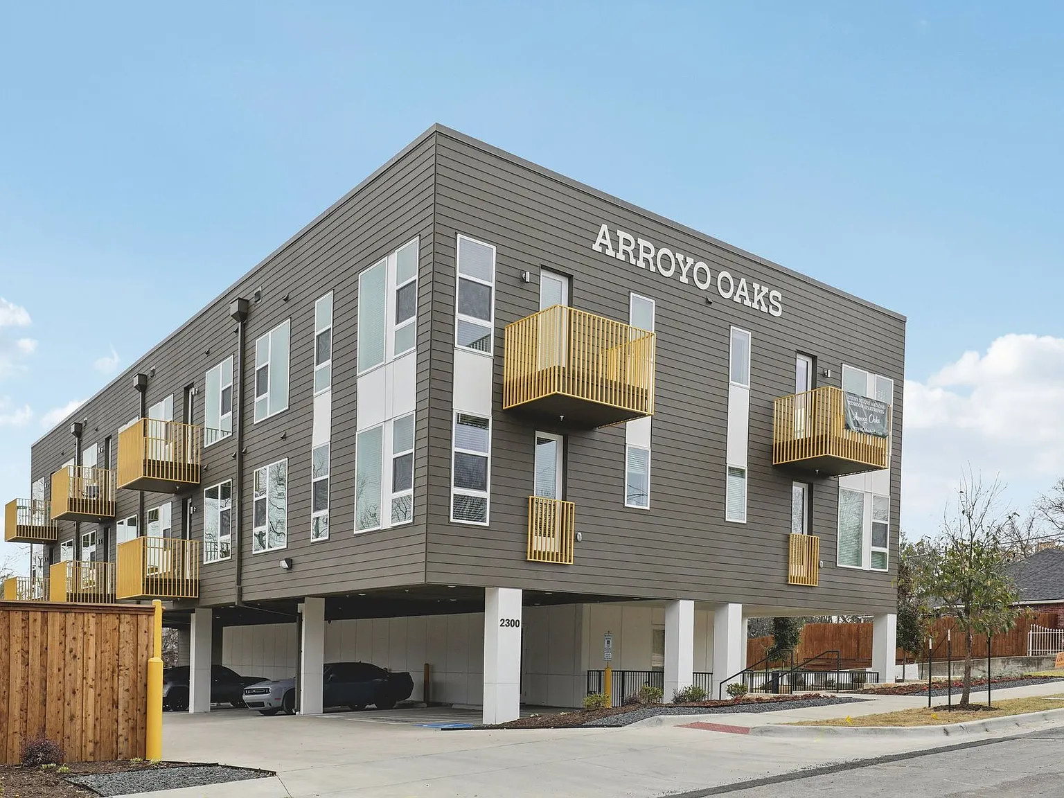 Arroyo Oaks — Photo 1