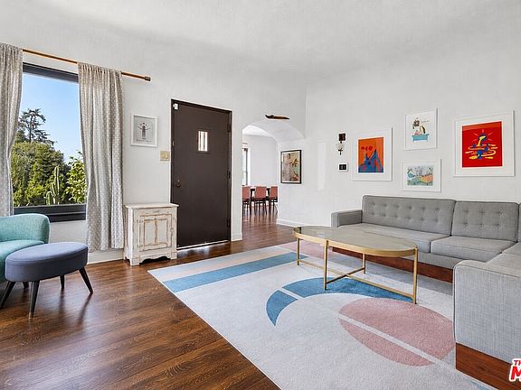 4th image of 2338 Lake View Ave