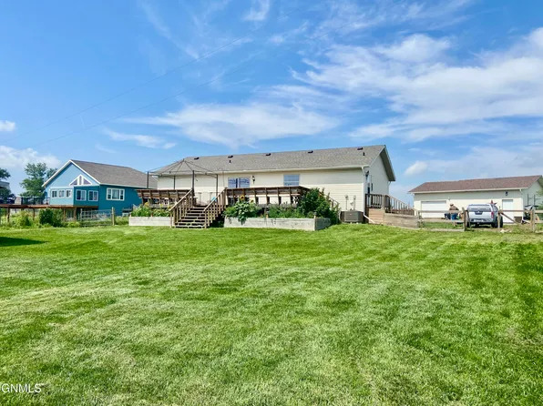 14092 Southview Dr, Williston, ND 58801