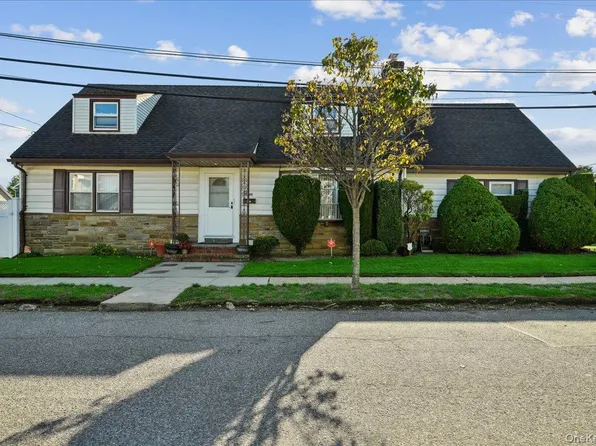 4 E. Carpenter Street, Valley Stream, NY 11580