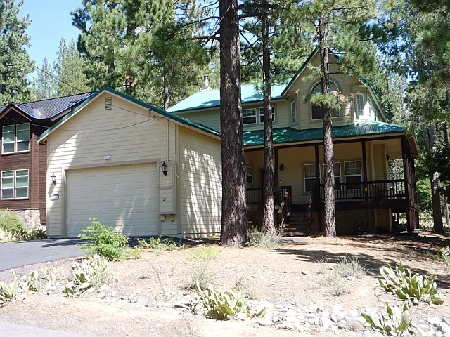 3 bed, 2247 sqft, $4,200 — Photo 2