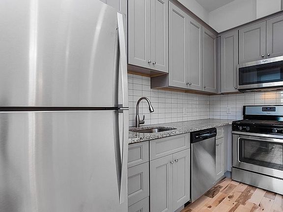 5th image of 196 Pine St Unit 3R