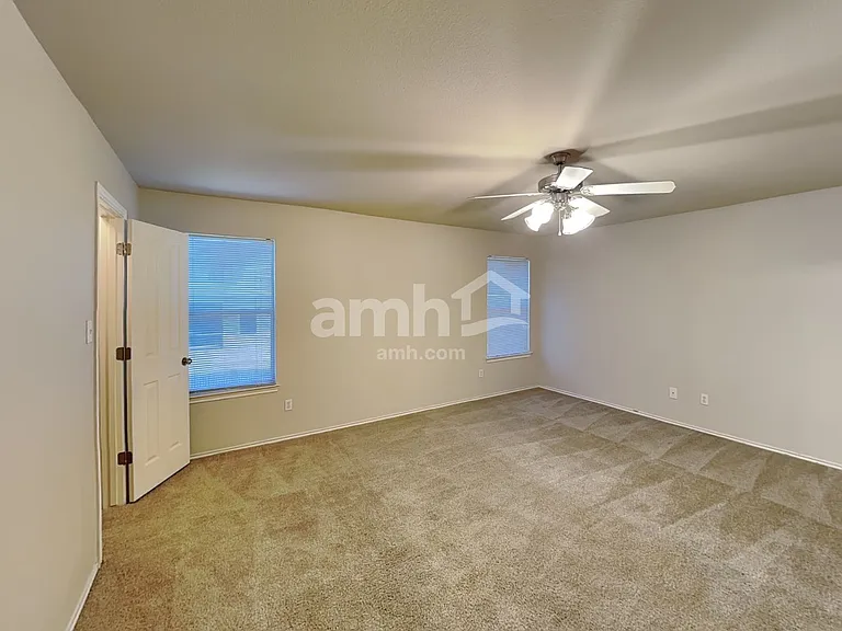212 Hereford St — Photo 15