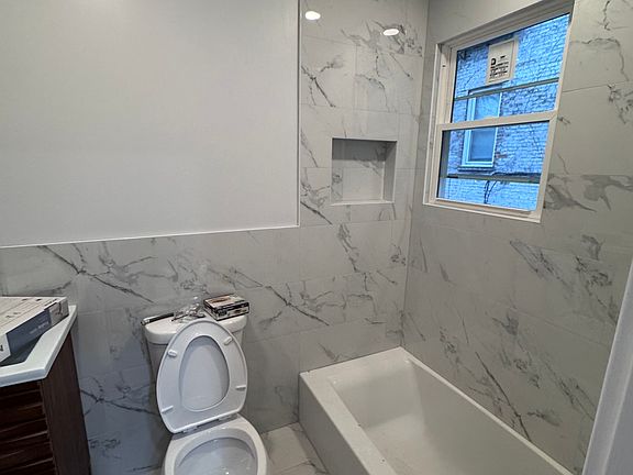 4th image of 490 Stuyvesant Ave #1F