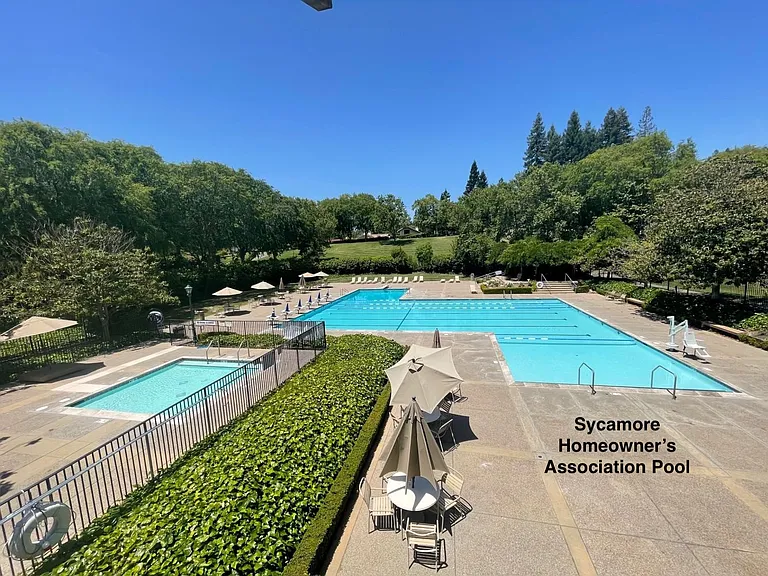 592 Old Orchard Dr — Photo 14