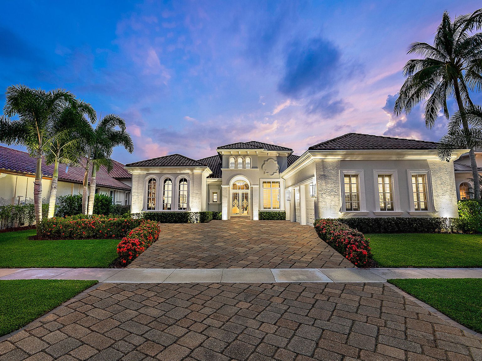 7945 Cranes Pointe Way