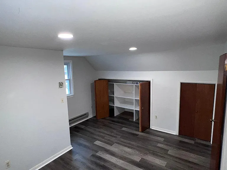 527 Oak St — Photo 10