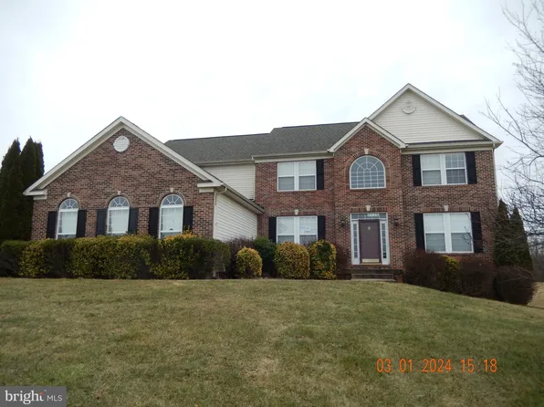 150 Paso Corto Dr, Kearneysville, WV 25430