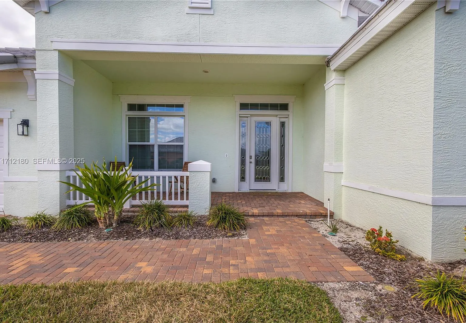4 bed, 2.5 bath, 2242 sqft, $3,950 — Photo 2