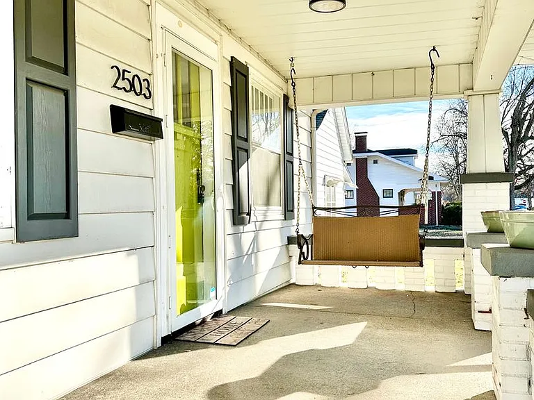 2503 Garfield Ave — Photo 4