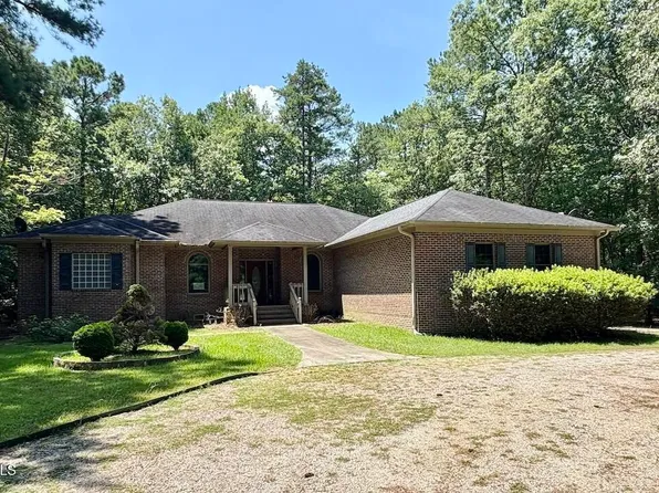 2070 Sandalwood Dr, Sanford, NC 27332