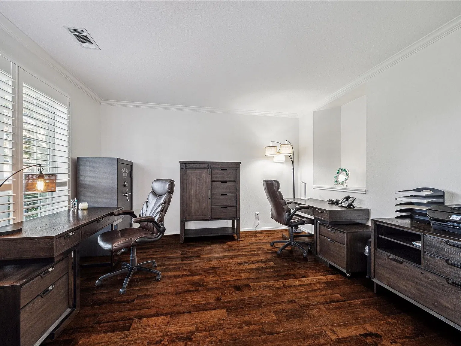 4 bed, 3.5 bath, 3261 sqft, $4,400 — Photo 4