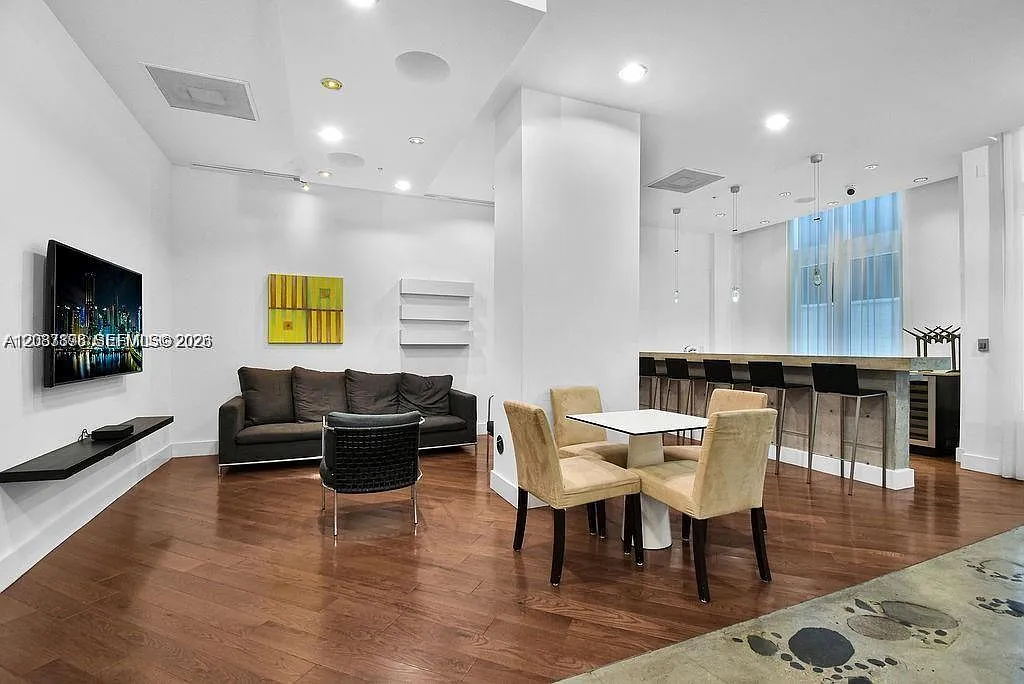 The Loft Downtown Condo — Photo 4