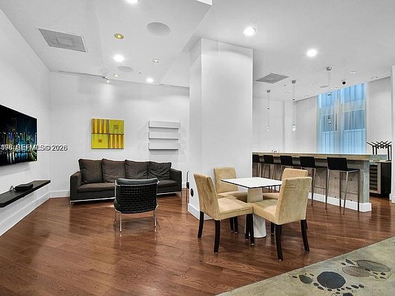 4th image of 234 NE 3rd St APT 1701